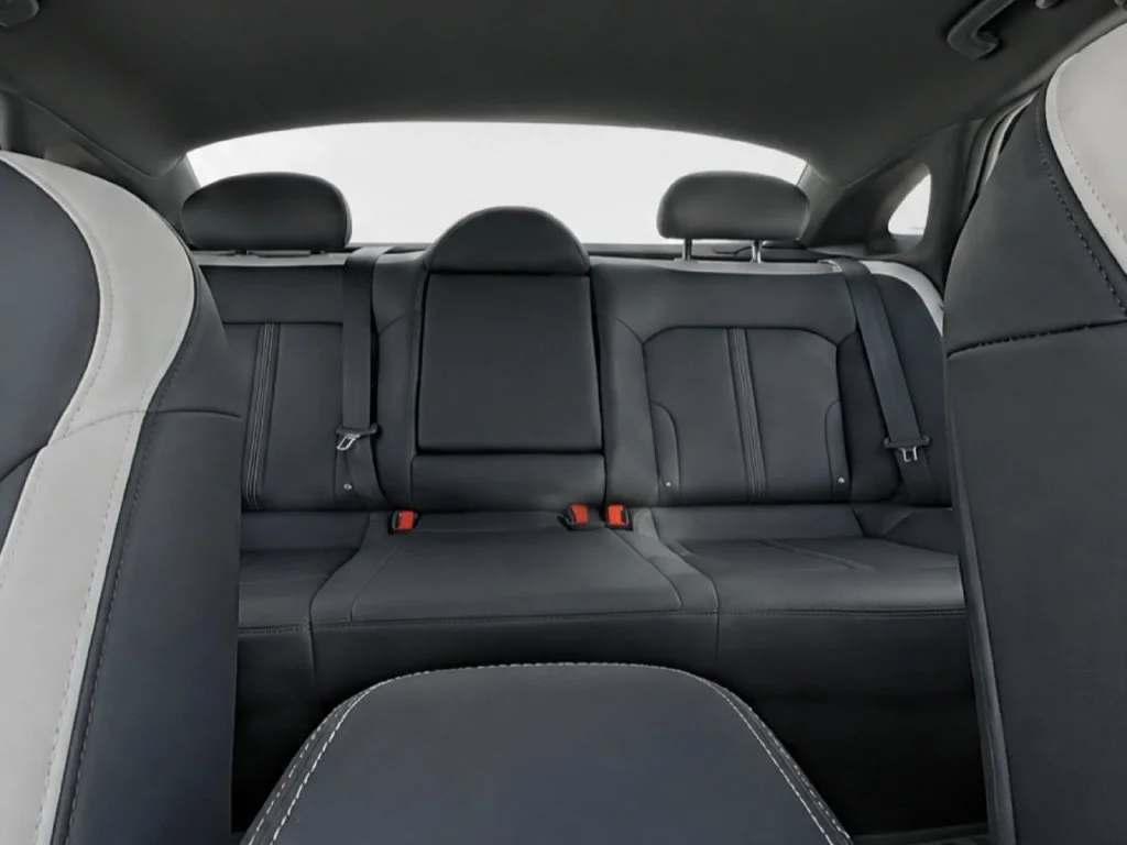 Used 2025 White Kia GT-Line image 19