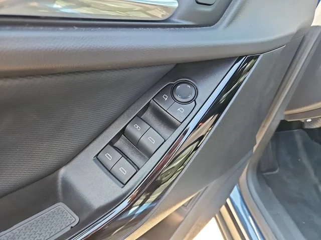 Used 2025 Lakeshore Blue Metallic Chevrolet LT image 12