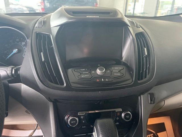 Used 2014 Gray Ford SE image 24