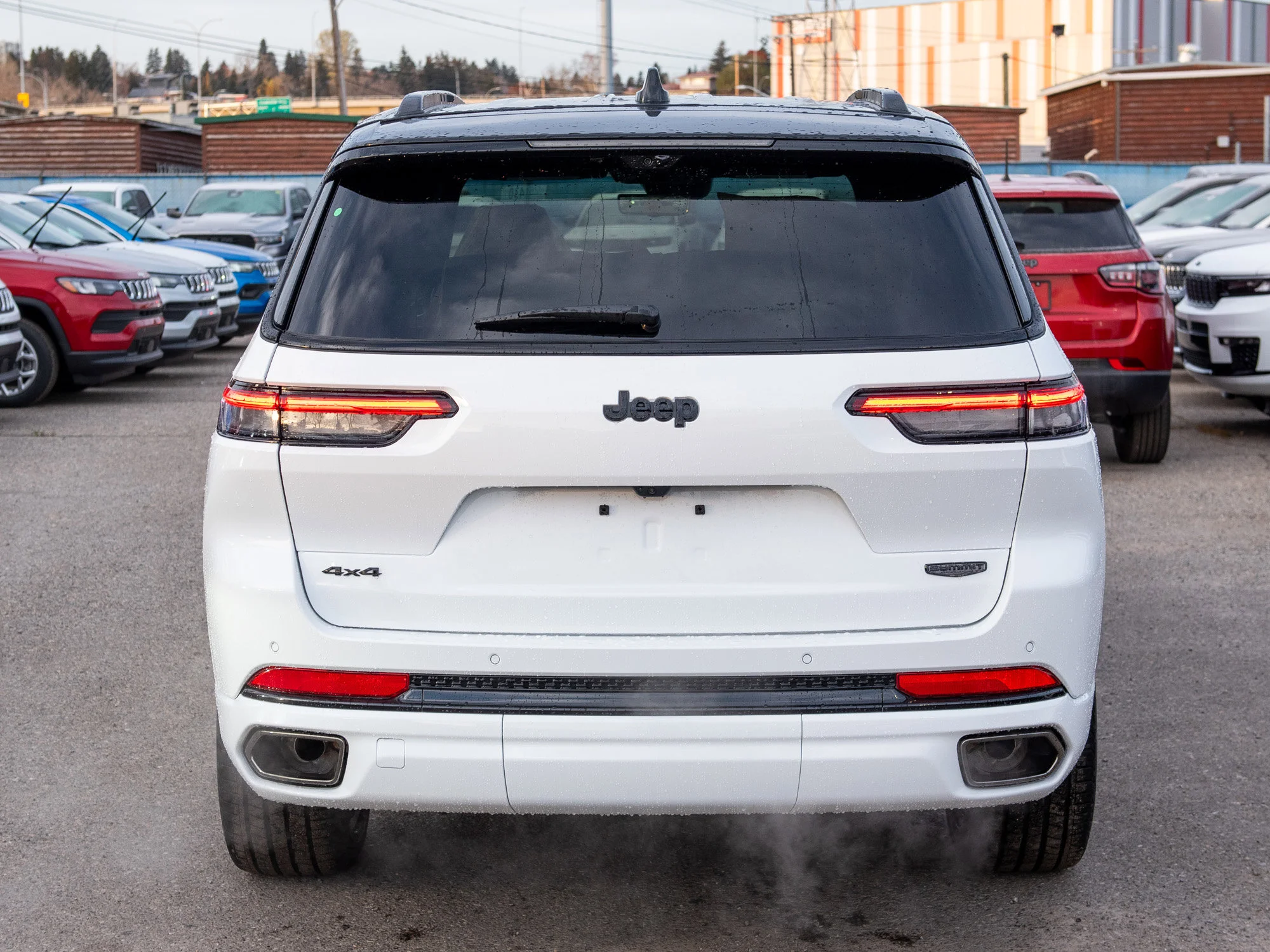 Used 2025 White Jeep Summit Reserve* image 4