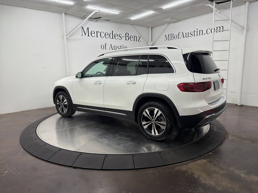 Used 2026 White Mercedes-Benz GLB 250 image 5