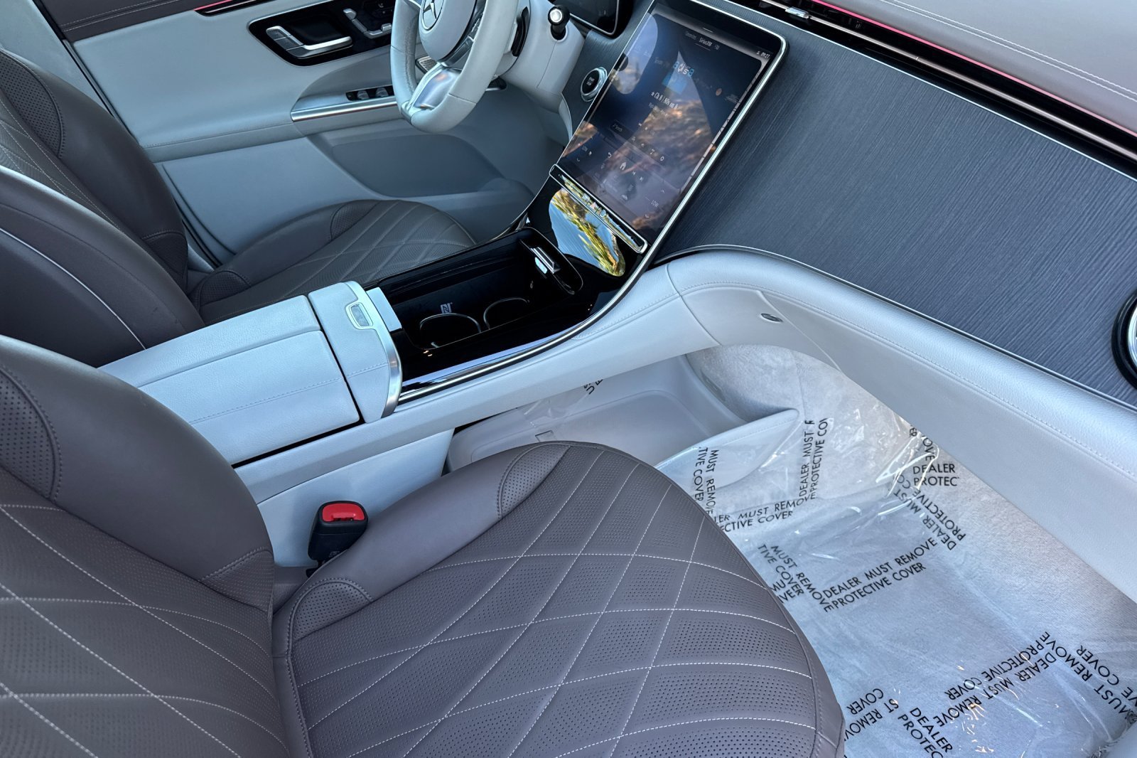 Certified Used 2023 Black Mercedes-Benz 500 SUV image 14