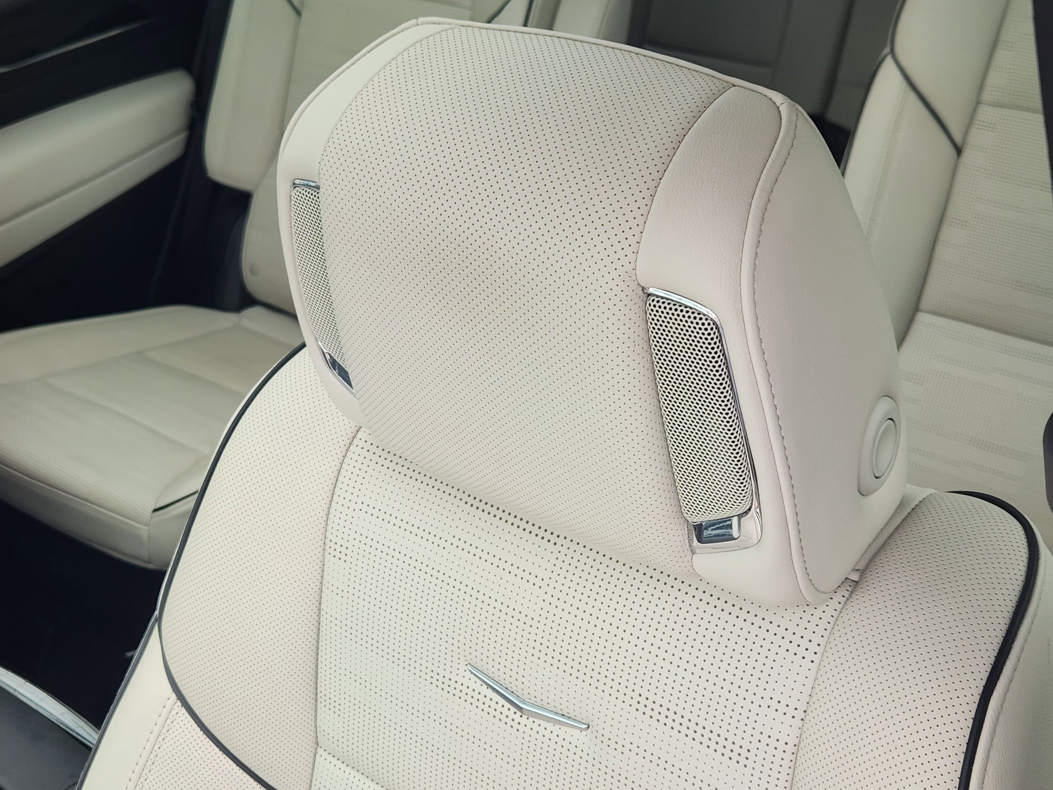 Used 2024 Crystal White Tricoat Cadillac Sport image 16