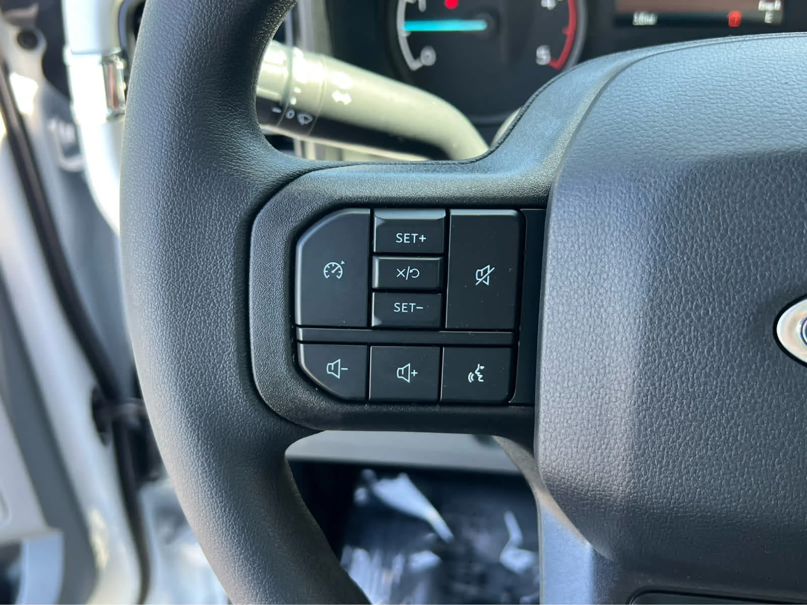 New 2026 Oxford White Ford XL image 33