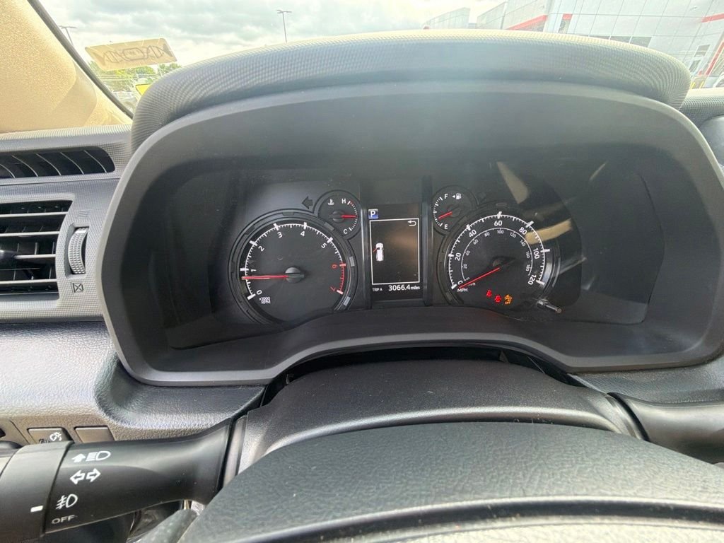 Used 2022 Midnight Black Metallic Toyota SR5 image 37