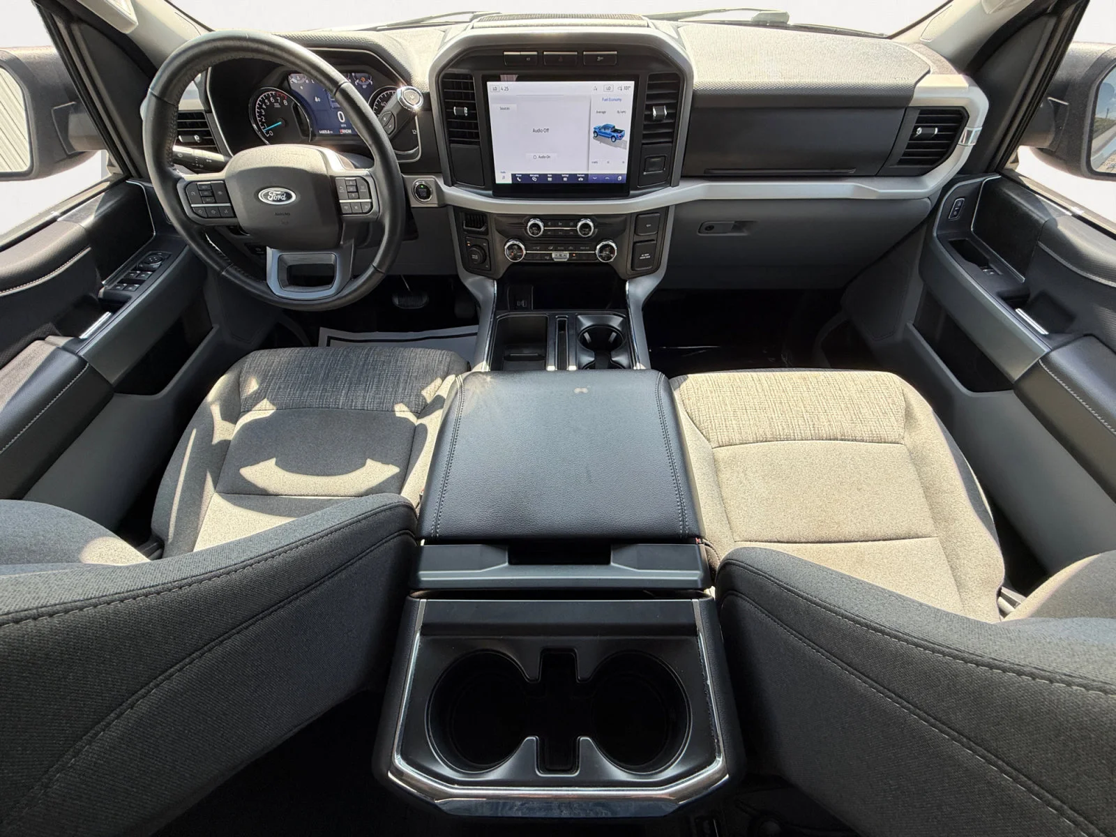 Used 2022  Ford XLT image 3