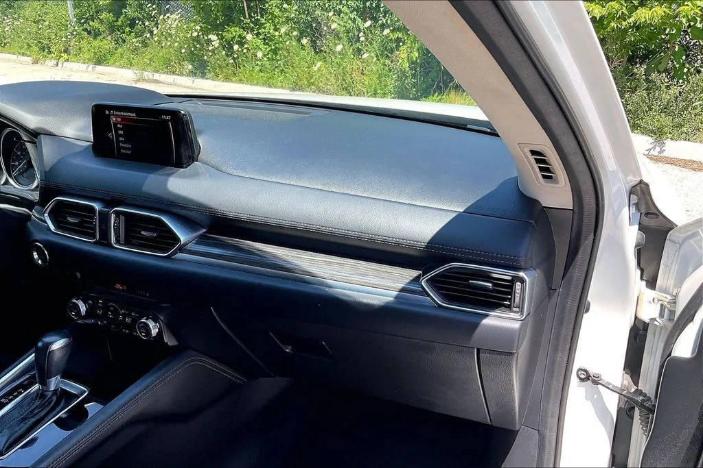 Used 2018 White Mazda Grand Touring image 16