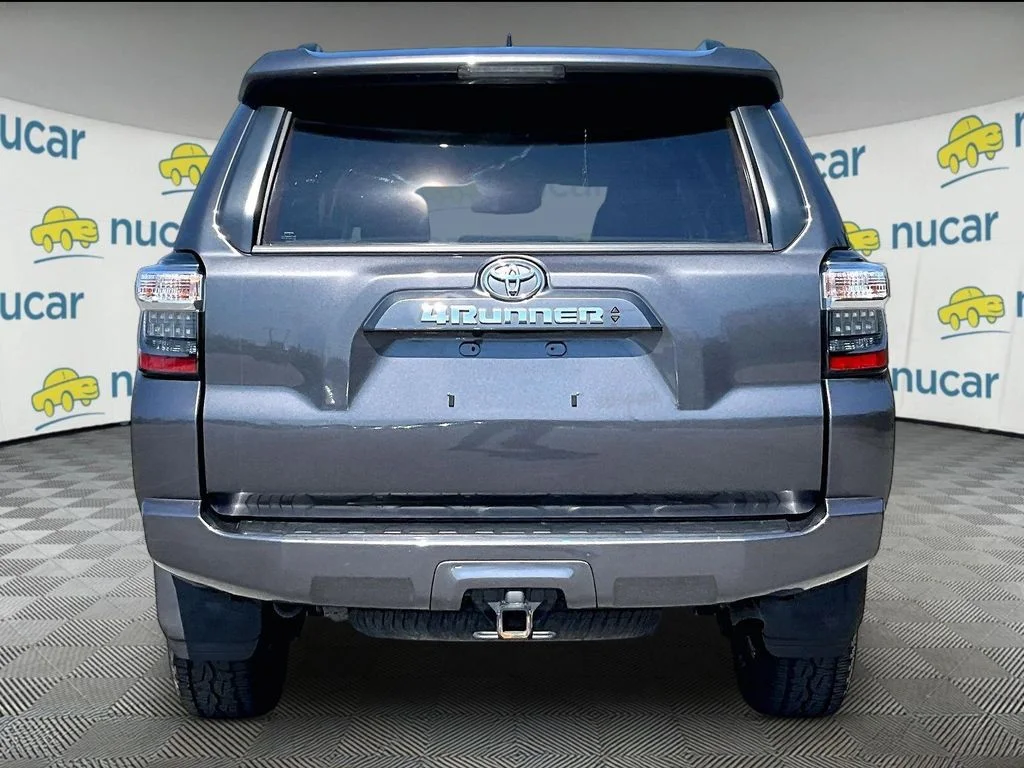 Used 2022 Gray Toyota SR5 image 5