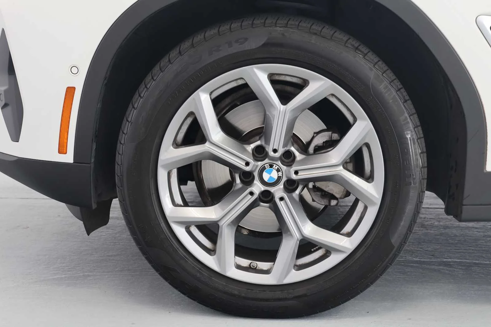 Used 2024 Alpine White BMW sDrive30i image 12
