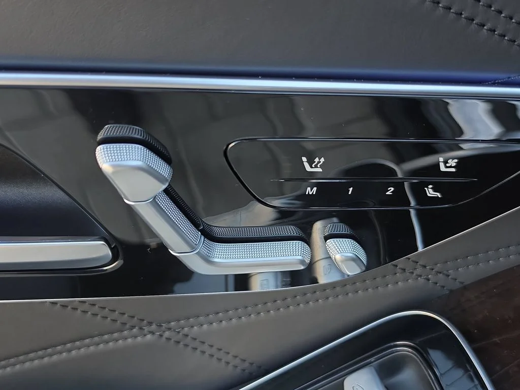 Used 2021 Black Mercedes-Benz Maybach S 580 image 14