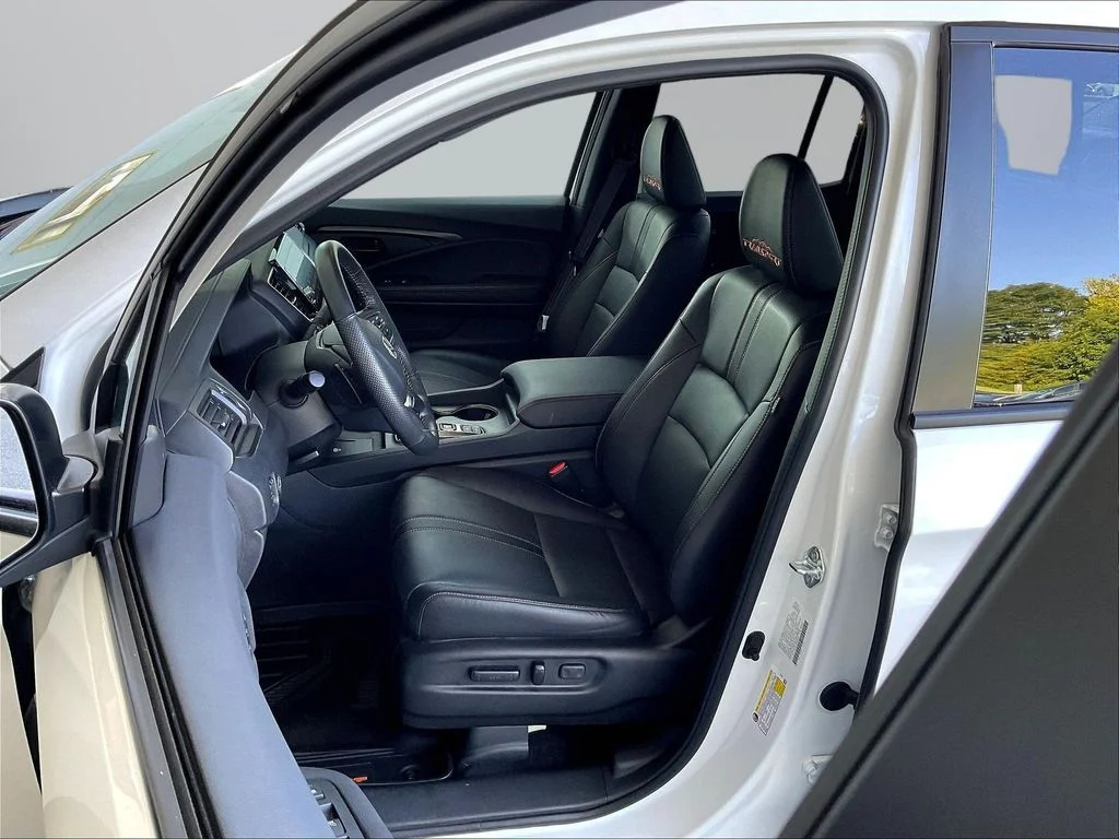 Used 2025 Platinum White Pearl Honda TrailSport image 24