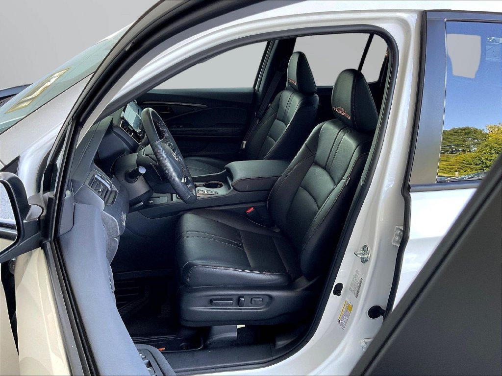 Used 2025 White Honda TrailSport image 24