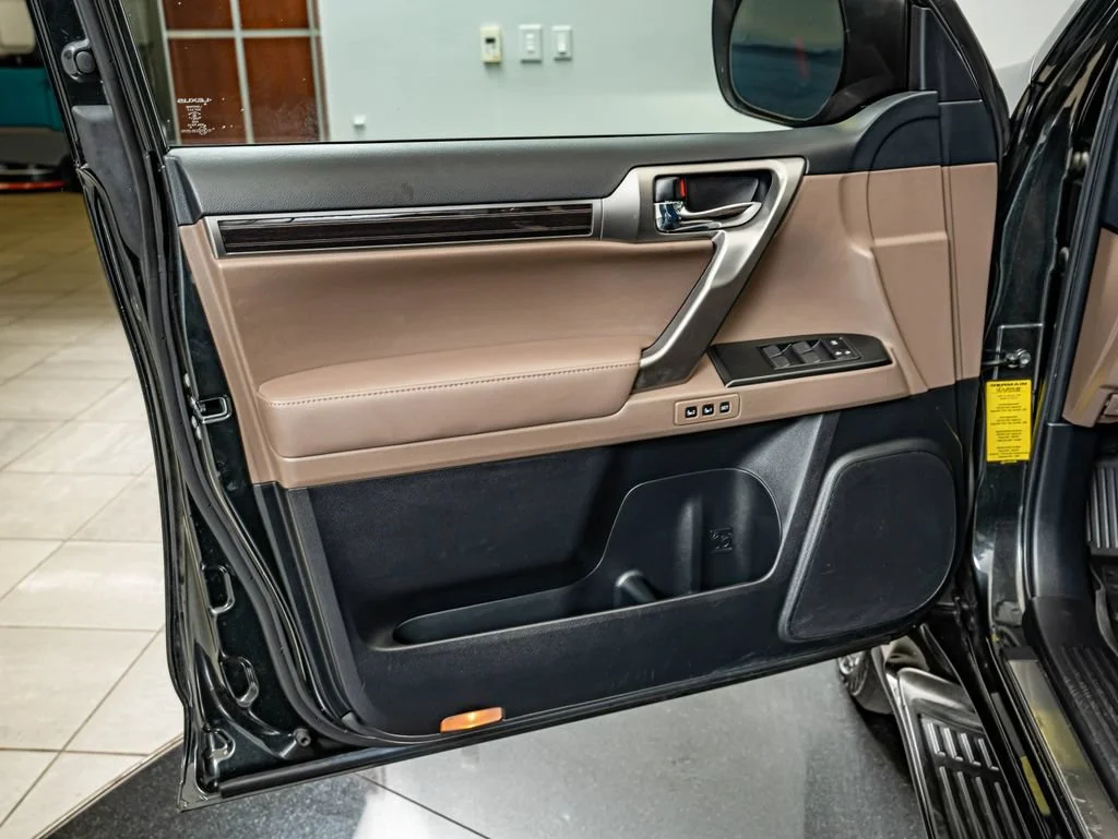 Certified Used 2023 Caviar Lexus 460 image 19