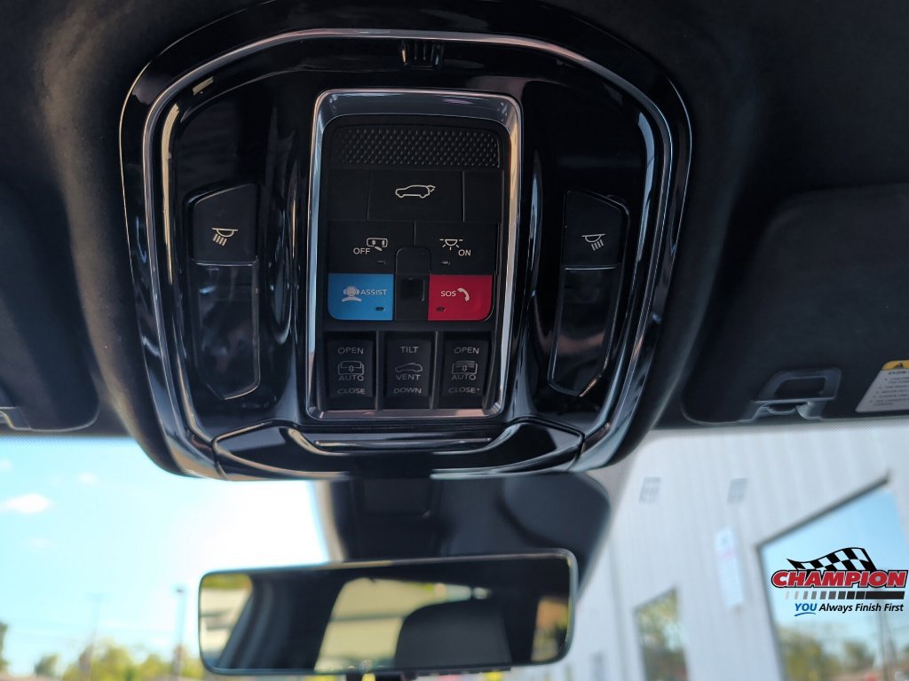 Used 2023 Black Jeep Summit image 28