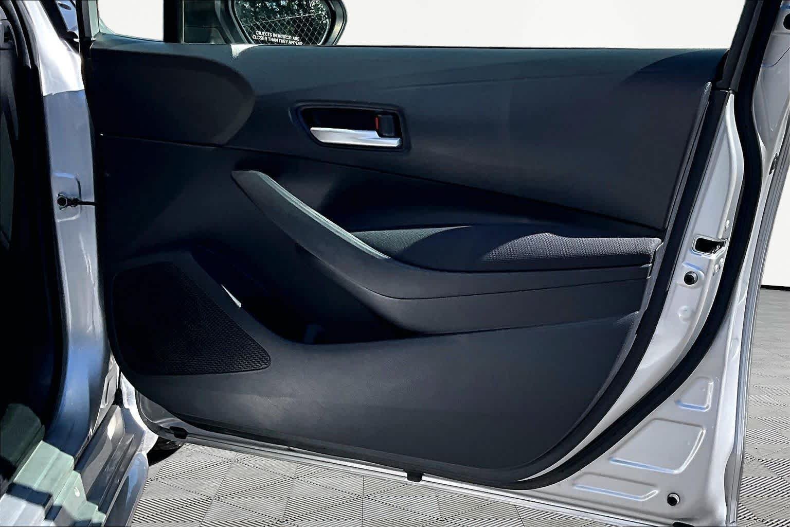 Used 2020 Classic Silver Metallic Toyota LE image 23