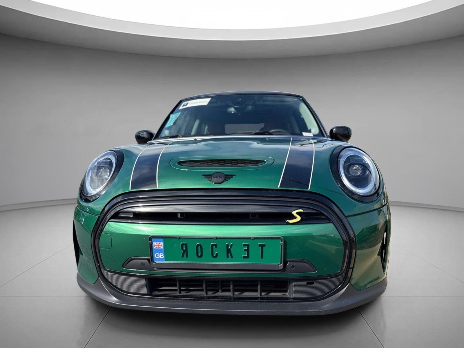 Used 2023 British Racing Green IV Metallic MINI Cooper SE image 25