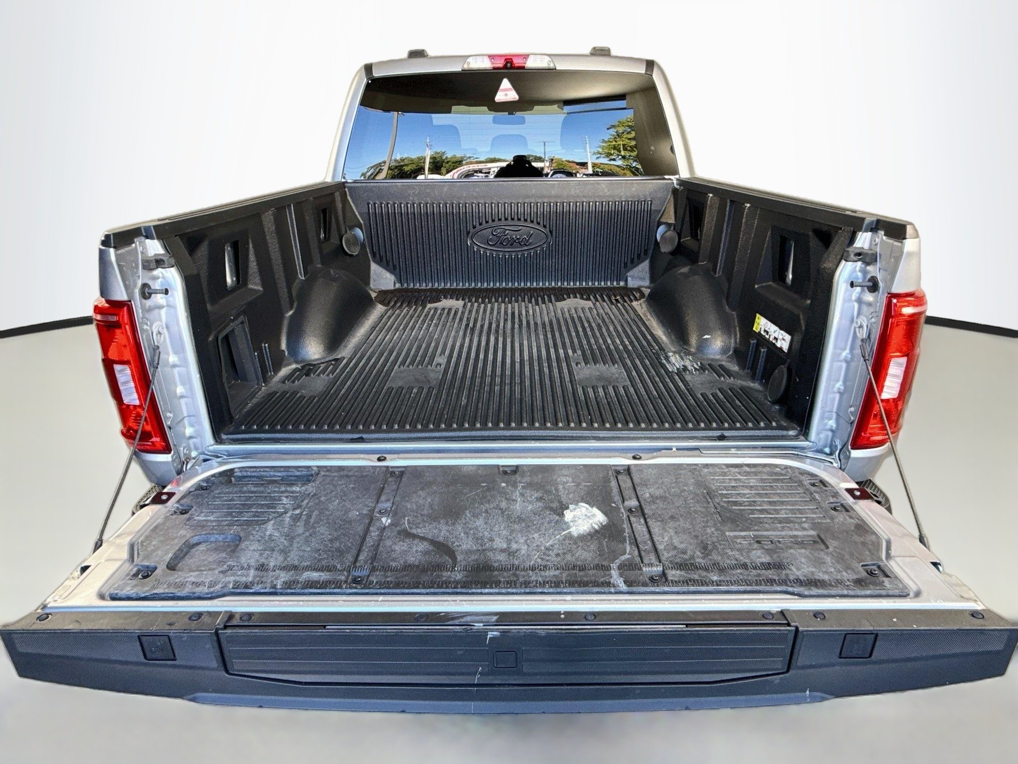 Used 2023 Iconic Silver Metallic Ford XLT image 26