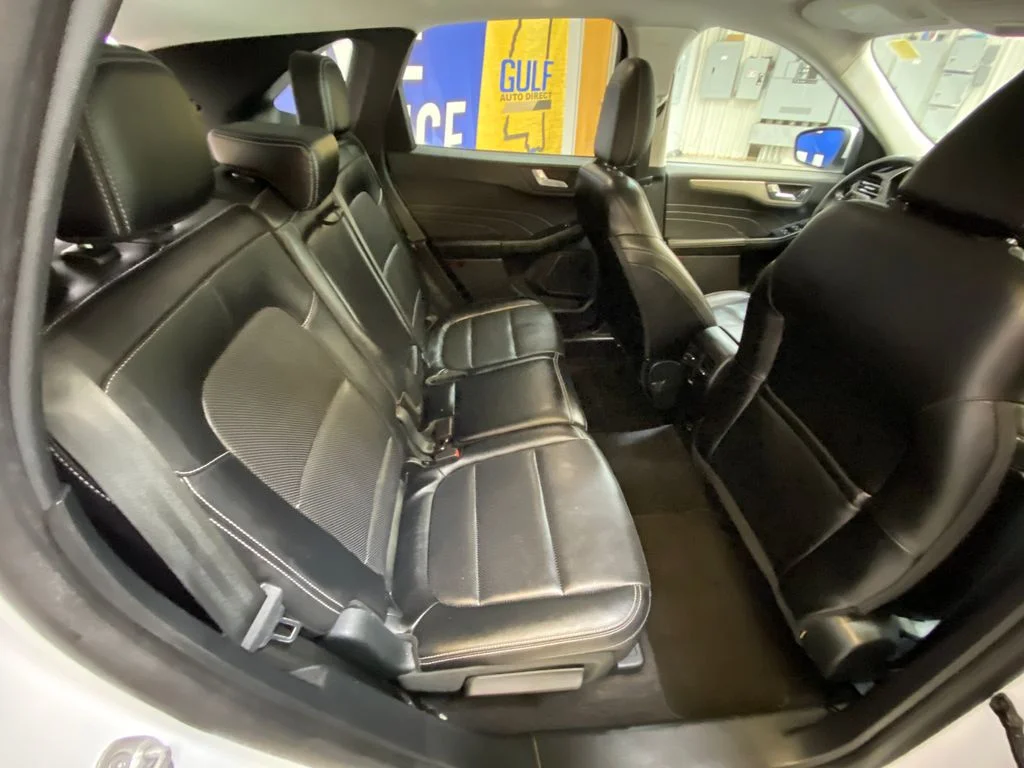 Used 2022 White Ford SEL image 28