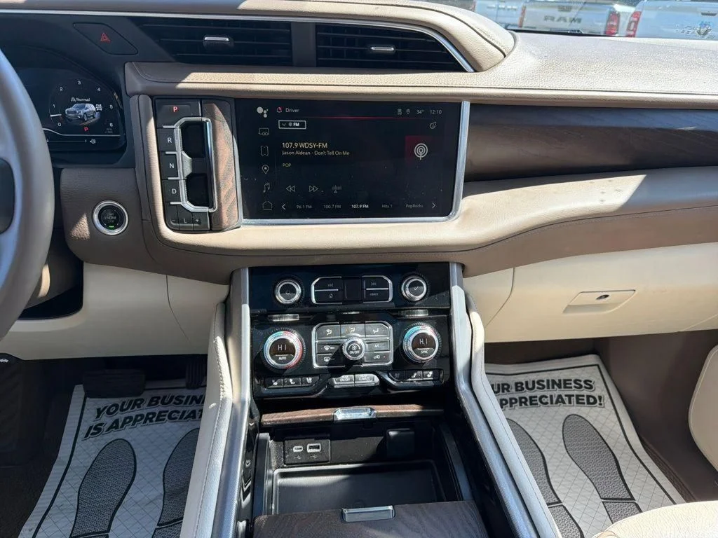2024 GMC Yukon XL Denali - Photo 17