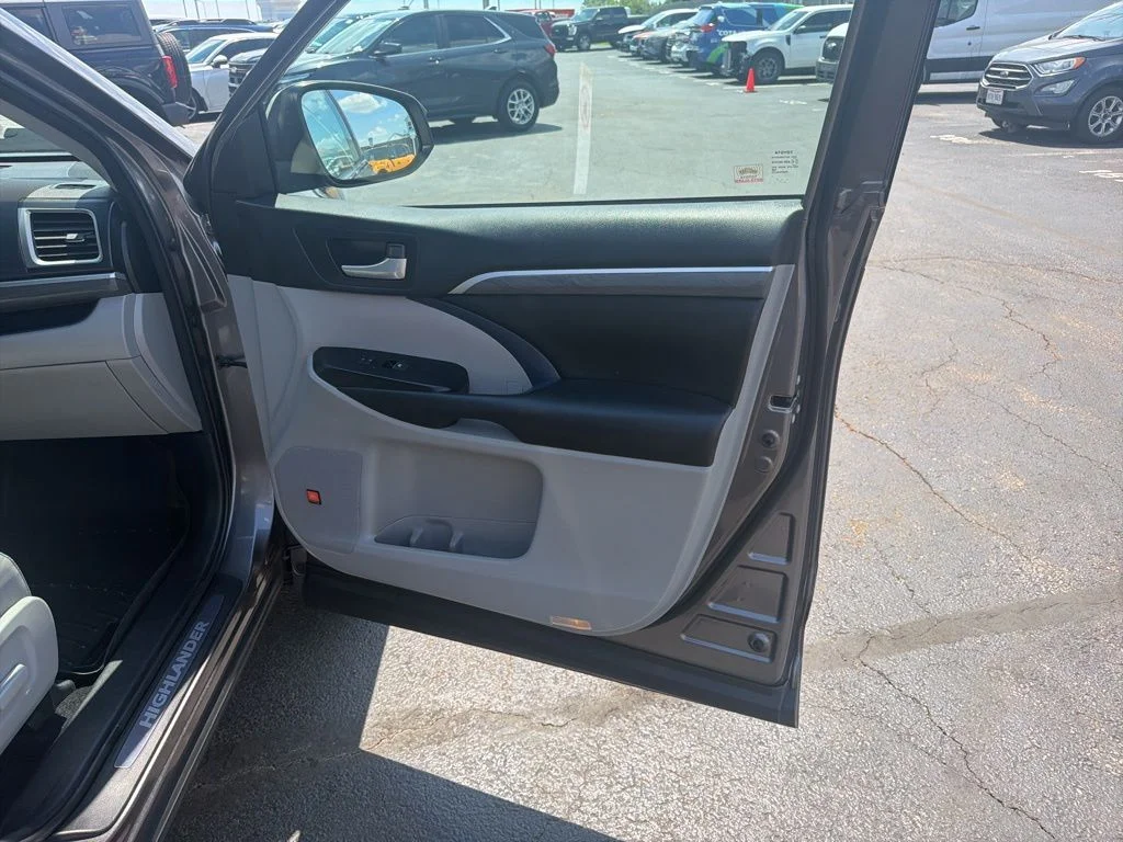 Used 2018 Gray Toyota Limited image 34