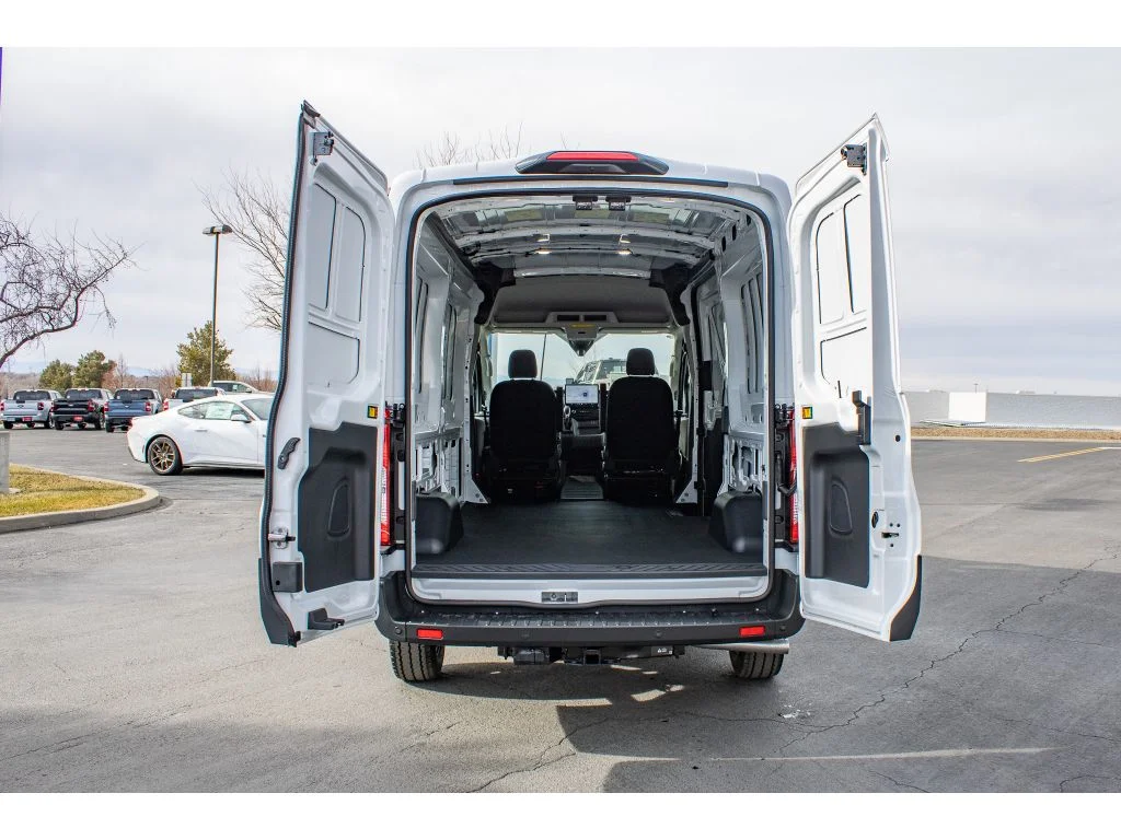 New 2026 OXFORD WHITE Ford Base image 10