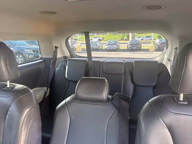 Used 2022 White Kia LXS image 12