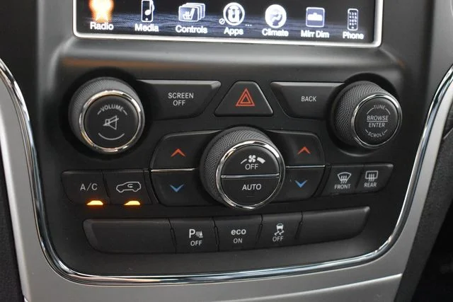 Used 2015 Black Jeep Altitude image 32