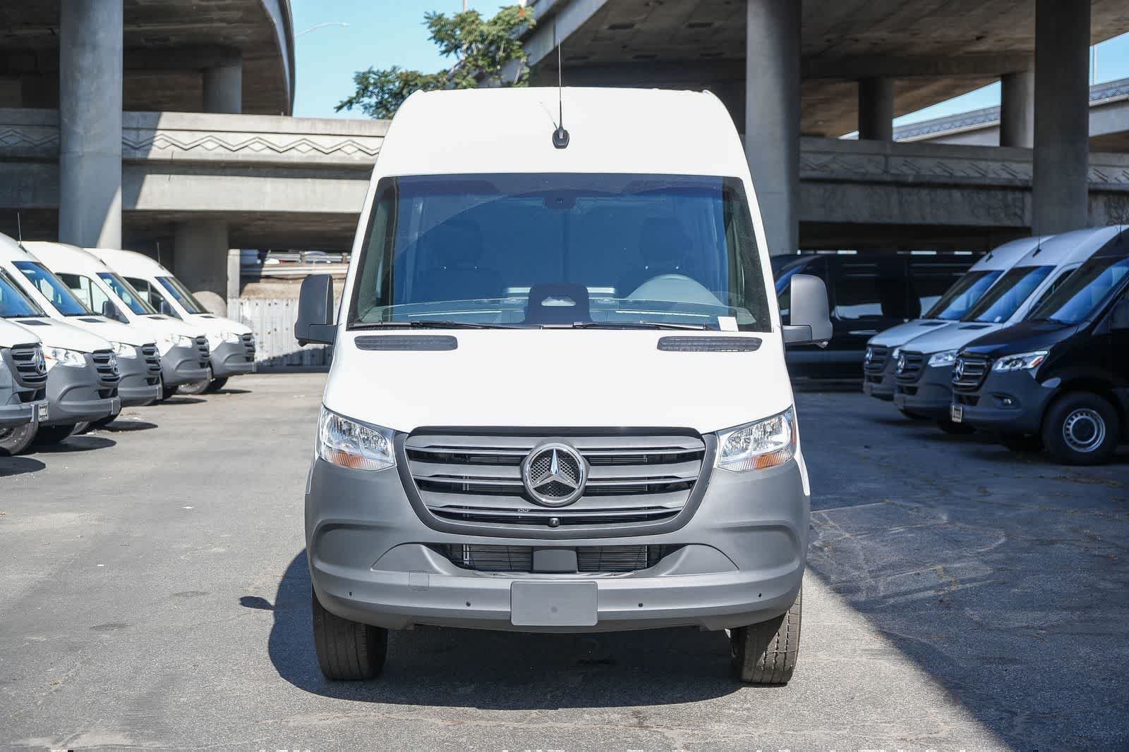 New 2026 Arctic White Mercedes-Benz Cargo 144WB High Roof RWD 2.0L I4 Diesel Turbo HO image 36