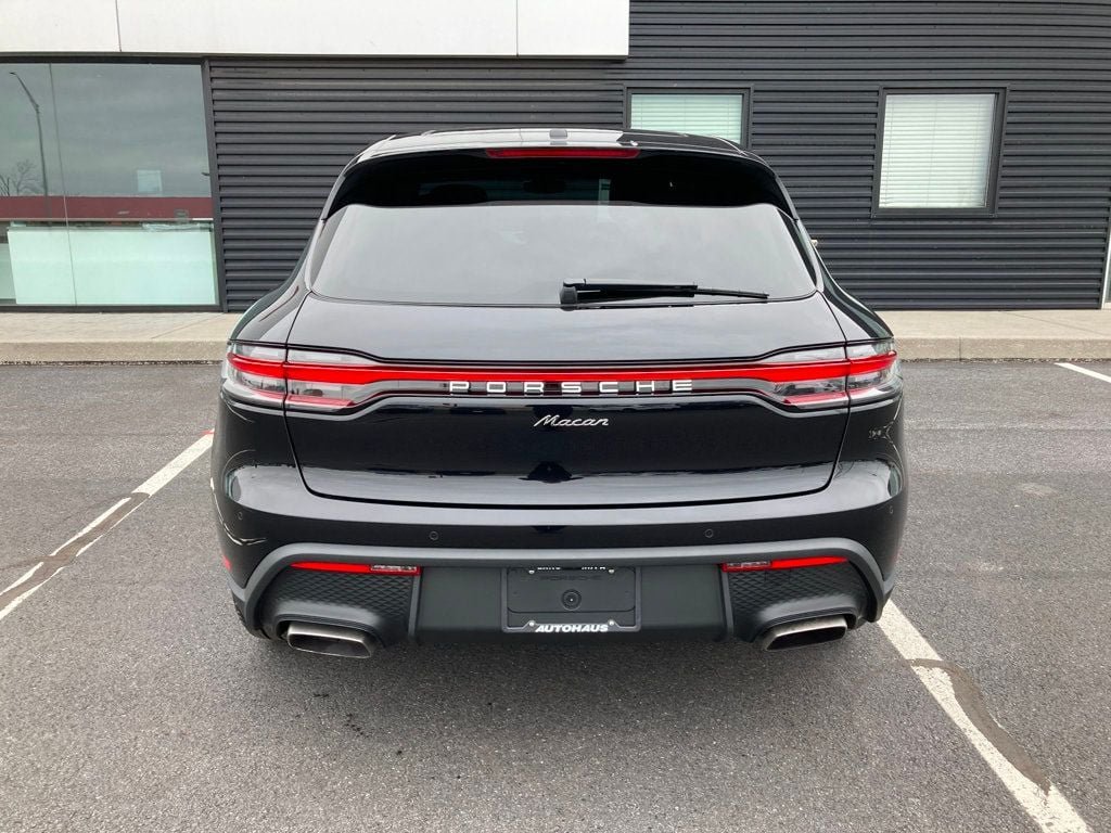 2025 Porsche Macan - Photo 6