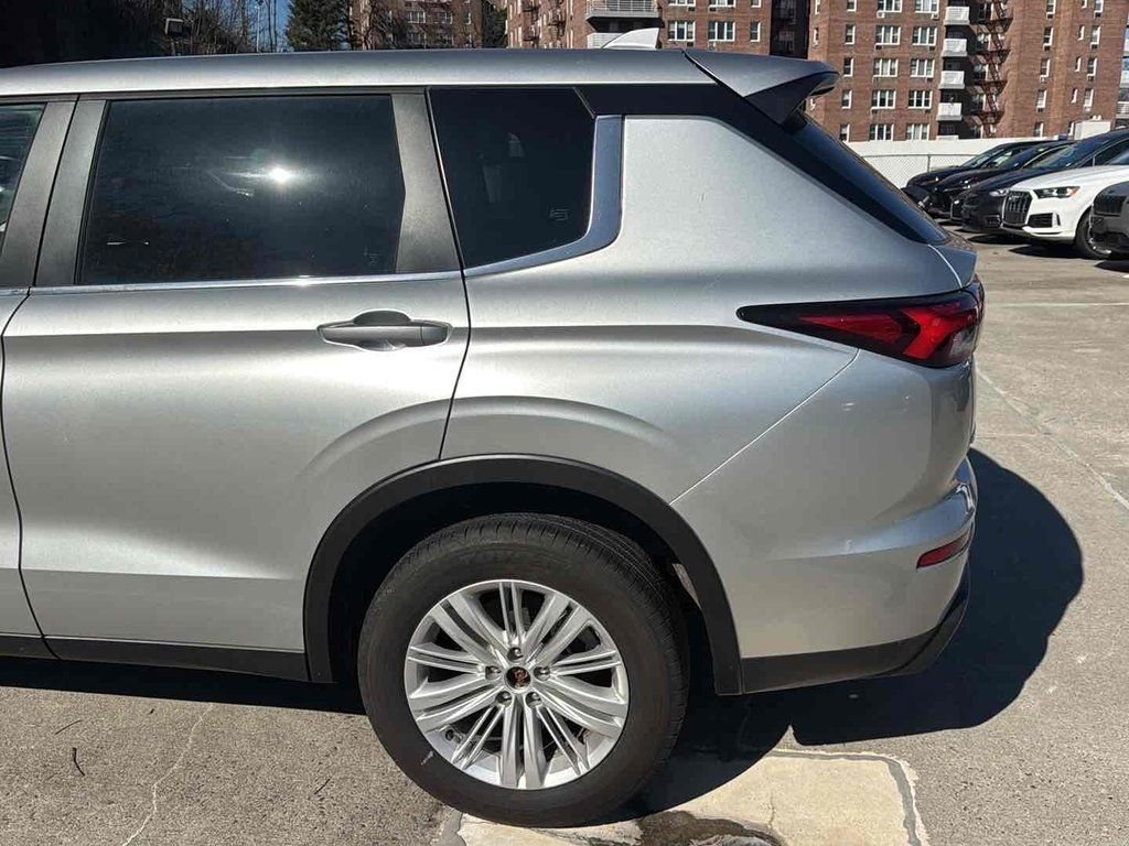 Used 2024 Gray Mitsubishi ES image 7
