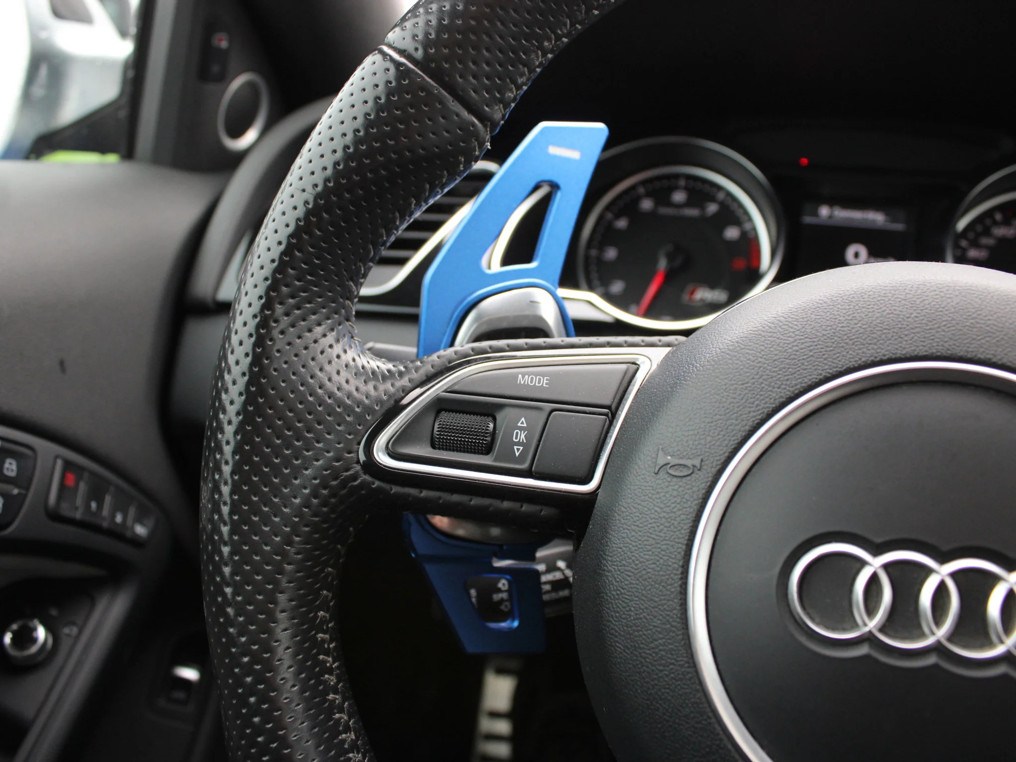 Used 2014 Blue Audi 4.2 * V8 | Quattro | 450 HP | 3M PPF | Winter Tires | Navigation | Backup Camera | Heated Seats | image 21