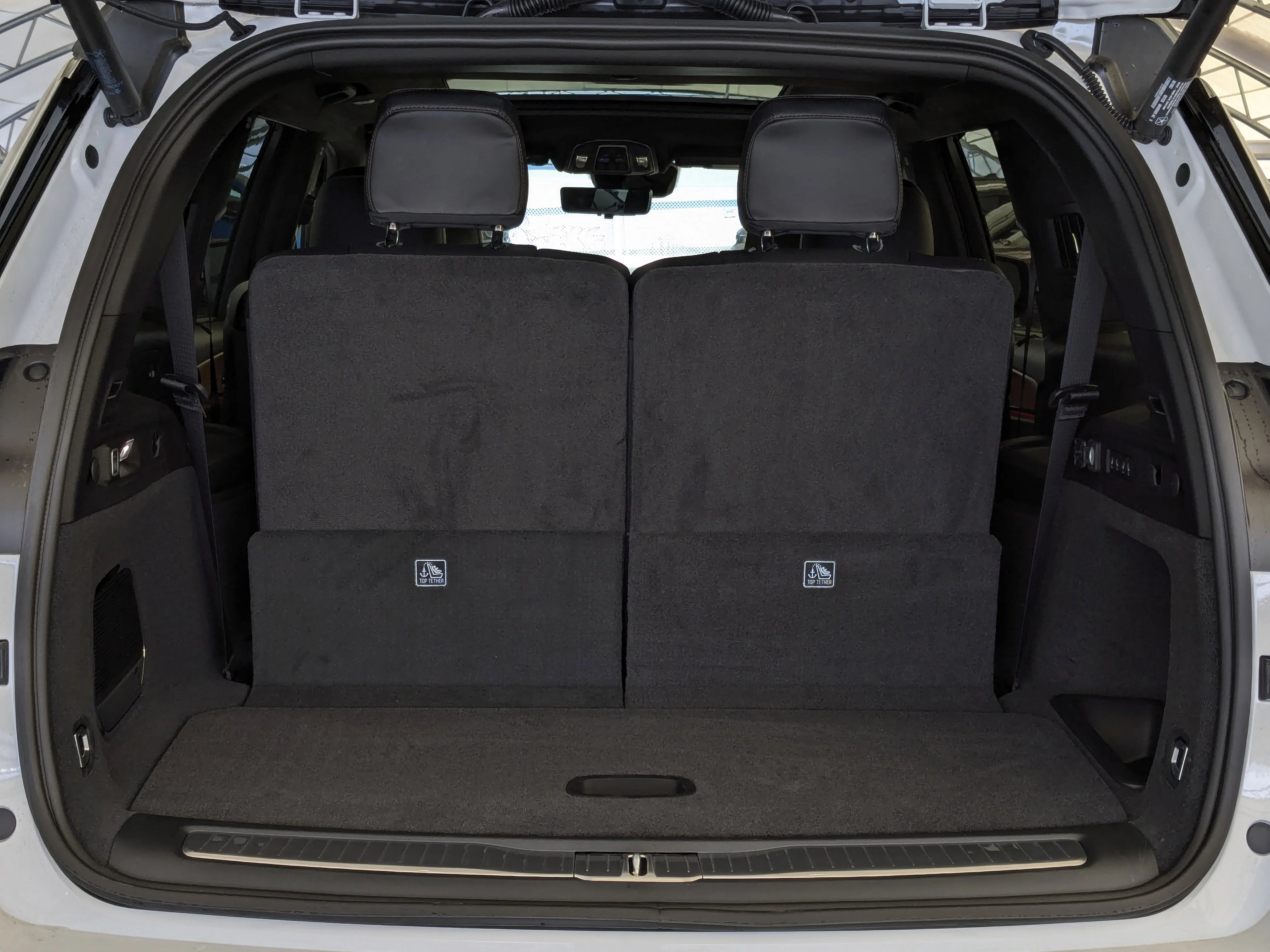 New 2026 White Jeep Summit - - Pano Sunroof - Palermo Lthr - Head-Up Display - Night Vision - Massage Seats & More! image 39