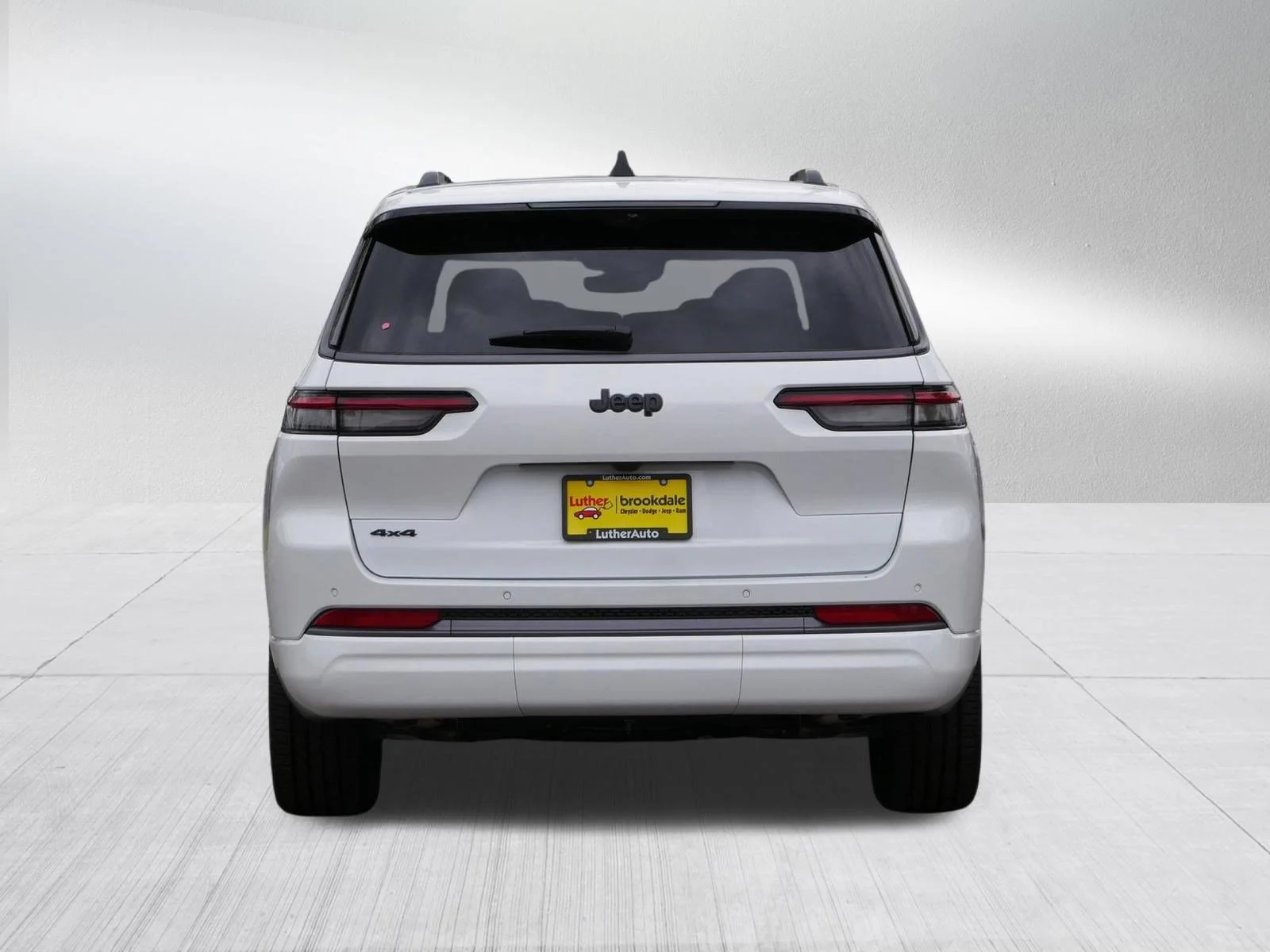 New 2026 Bright White Clear-Coat Exterior Paint Jeep Limited Reserve image 6
