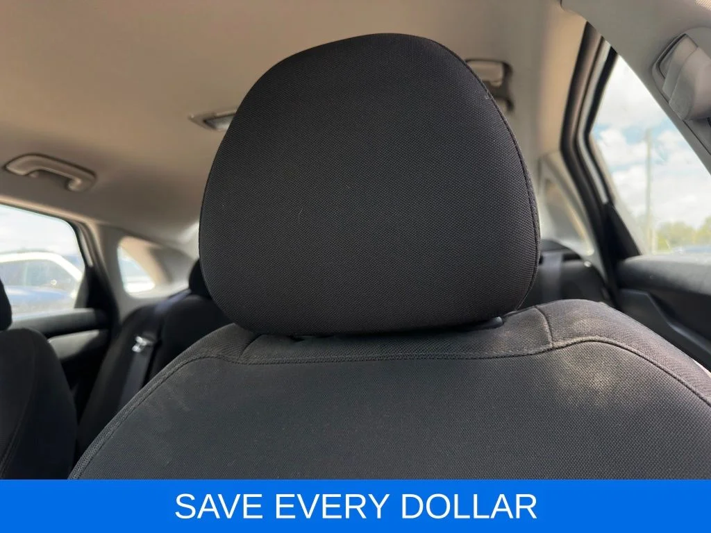 Used 2022 White Kia LXS image 8