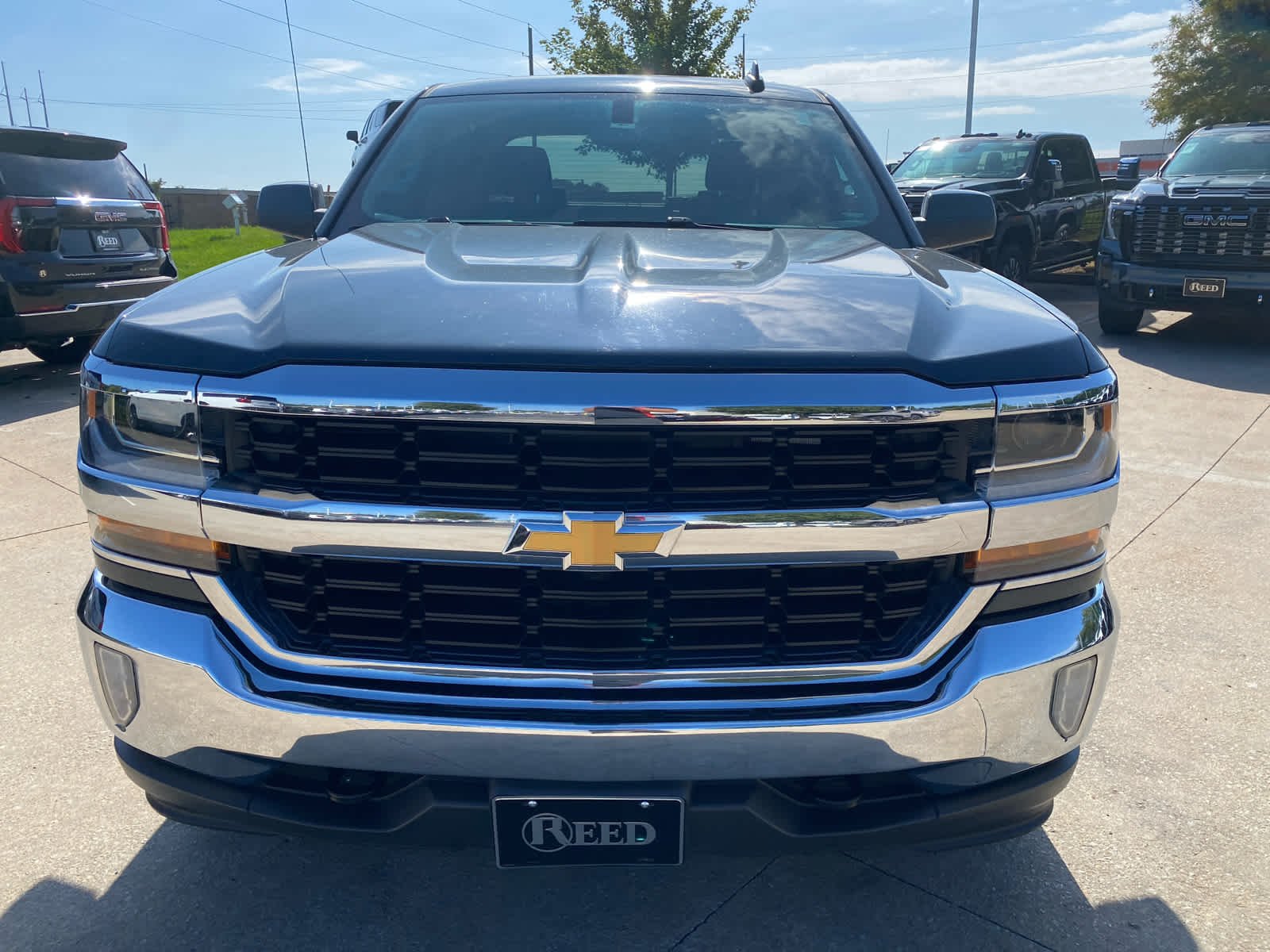Used 2018 Chevrolet Silverado 1500 LT with VIN 3GCUKREC2JG467095 for sale in Kansas City