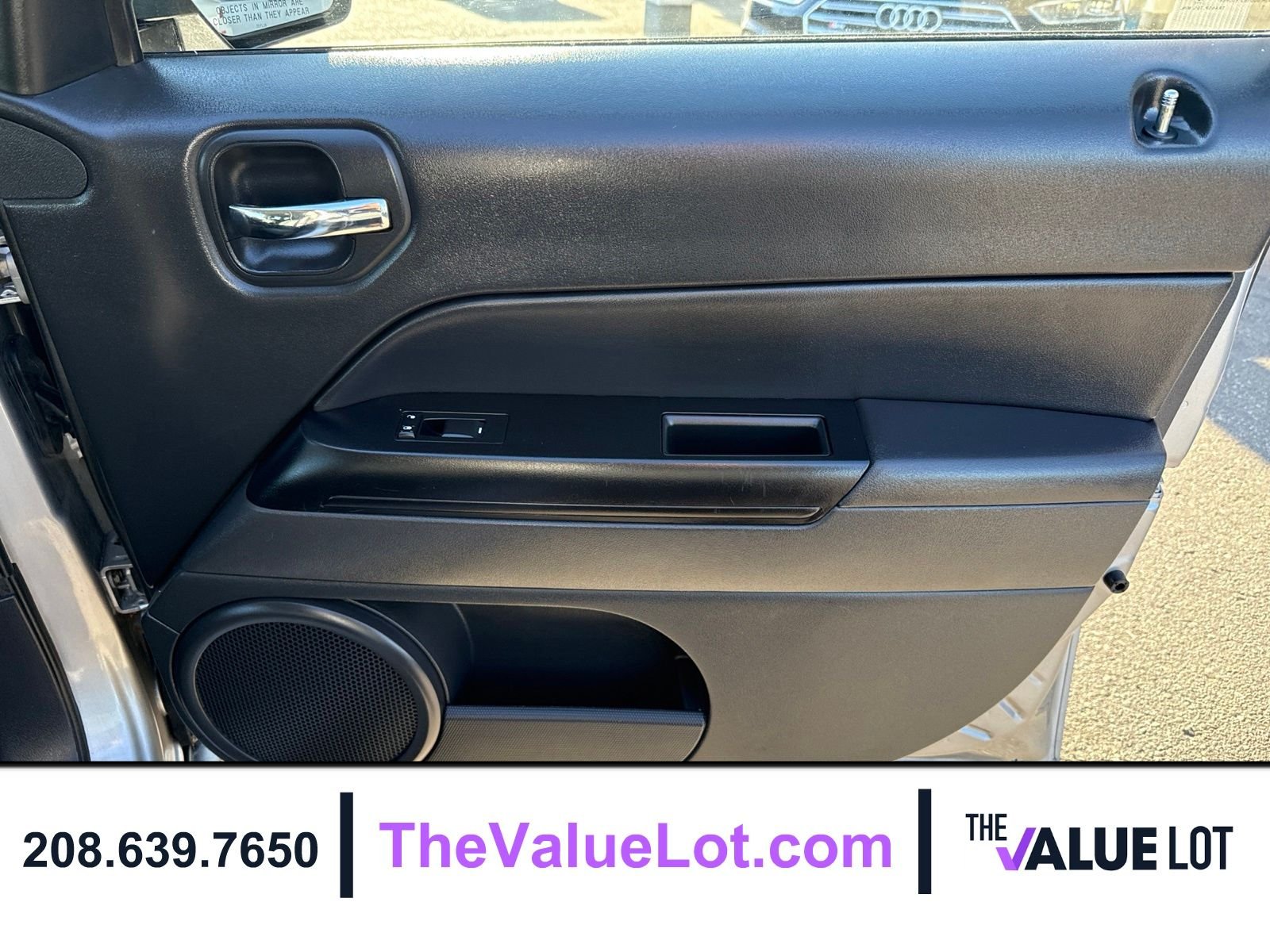 Used 2016 Silver Jeep Sport image 12