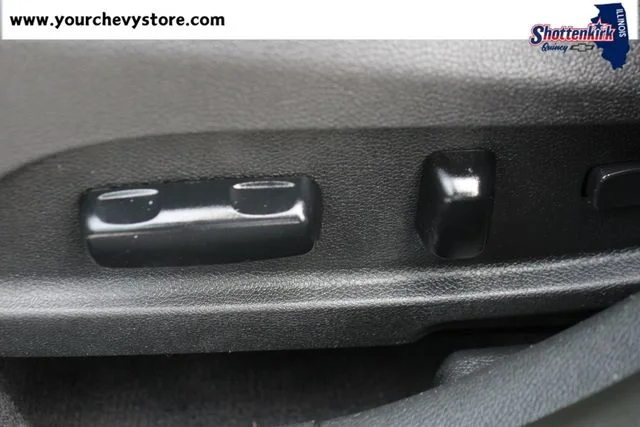 Used 2011 Black Hyundai SE image 11