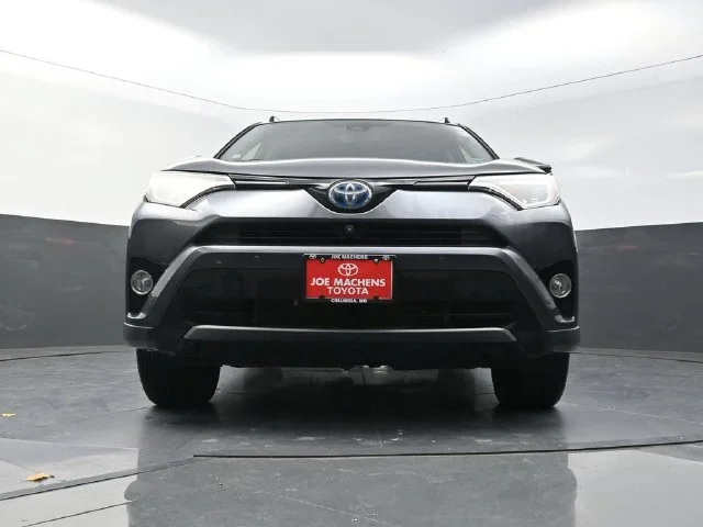 Used 2018 Gray Toyota Limited image 32
