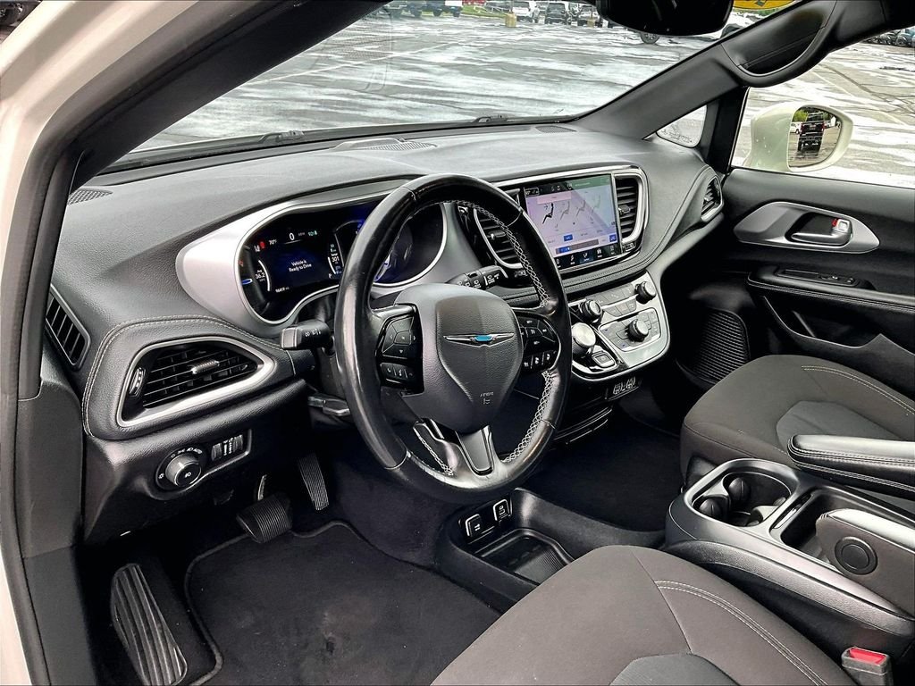 Used 2021 White Chrysler Touring image 8