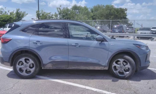 Used 2025 Vapor Blue Ford ST-Line Select image 4