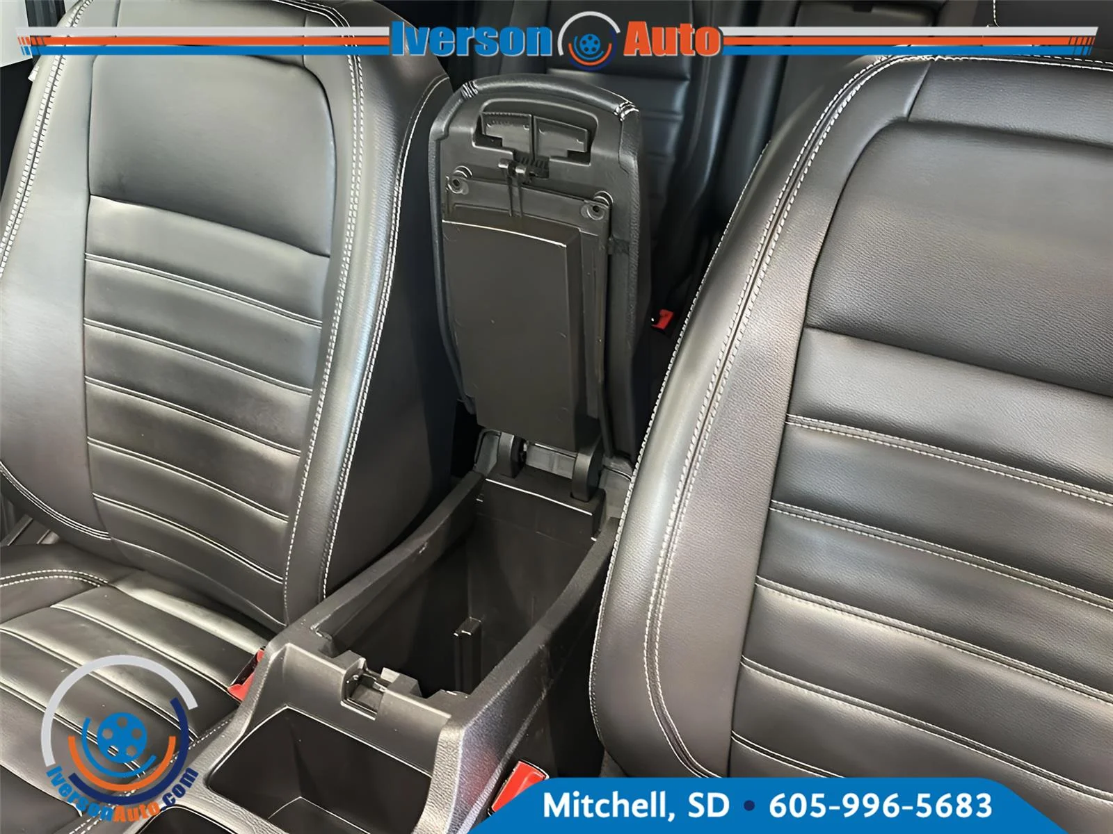 Used 2019 Ingot Silver Ford SEL image 22