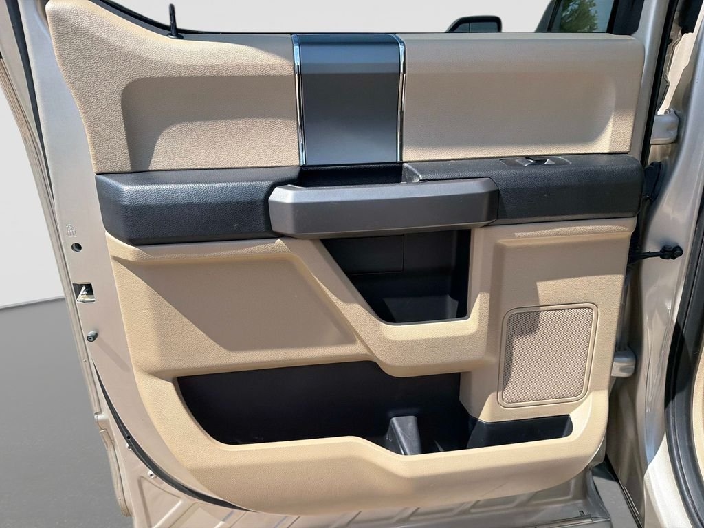 Used 2017 Gold Ford XLT image 13