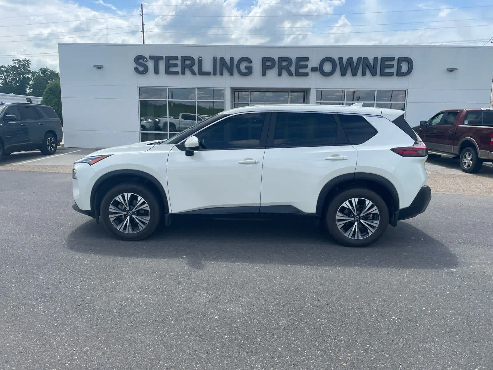 2023 Nissan Rogue SV FWD's photo