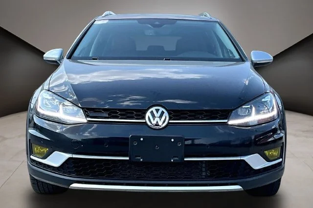 Used 2018 Black Volkswagen TSI SEL image 3