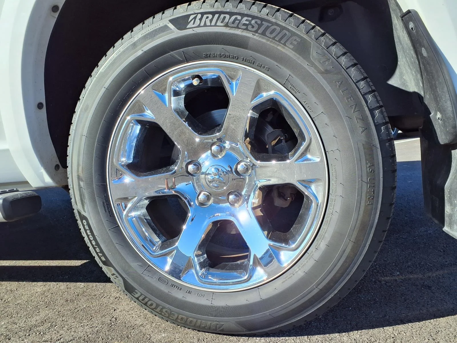 Used 2016 Bright White Clearcoat Ram Laramie image 39