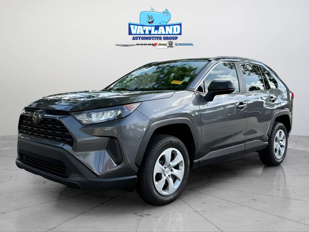 2020 Toyota RAV4 LE FWD's photo
