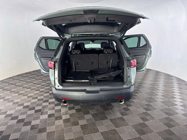 Used 2023 Green Chevrolet LT image 18