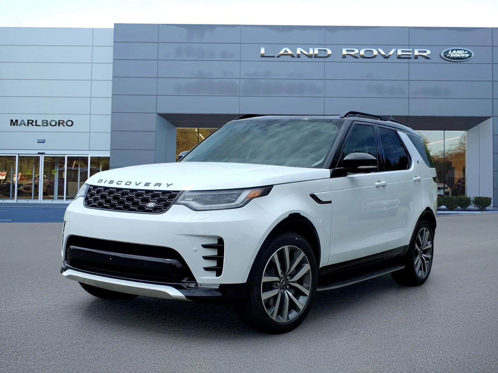 2026 Land Rover Discovery P300 Dynamic SE's photo