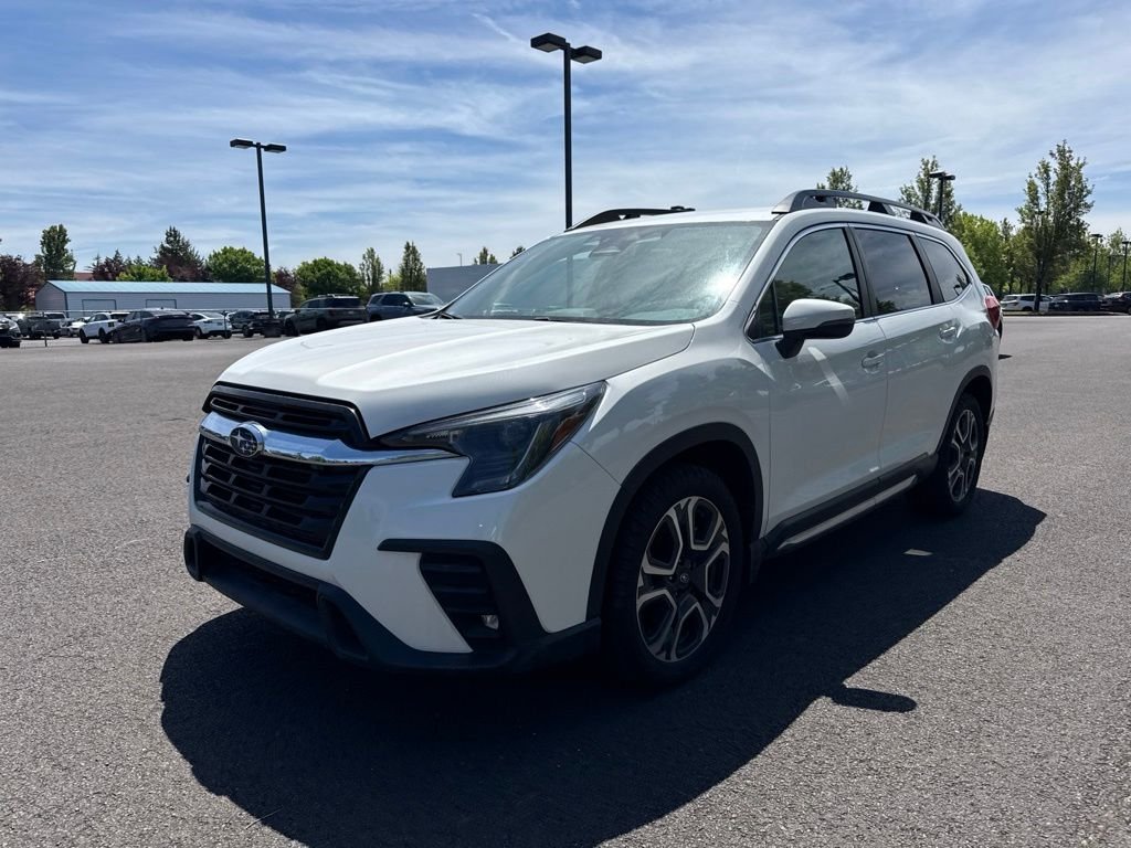 Used 2023 Crystal White Pearl Subaru Limited image 3