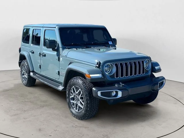 Used 2024 Gray Jeep Sahara image 3